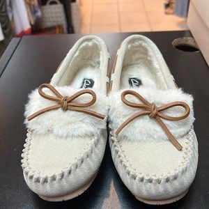 Clarks mocassin vamp comfort slipper size 7M new